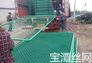 勾花护栏网